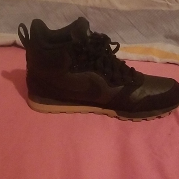 Nike shoes - Picture 3 of 7